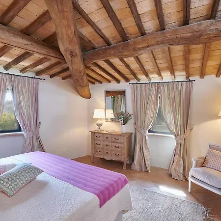 Sleeps 18 Pool Air Con Wifi