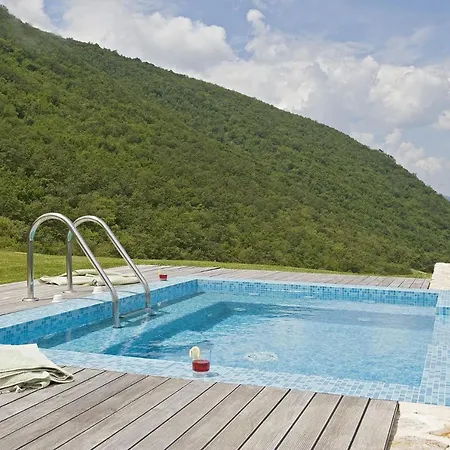 Sleeps 18 Pool Air Con Wifi